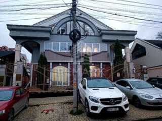 Un oficiu cu suprafața de 100 mp, compartimentat în 2 birouri ...