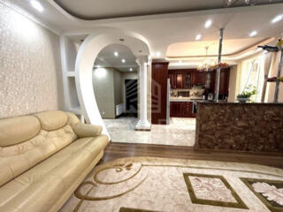 Spre vânzare – apartament cu 4 camere în sectorul Centru! Imobil cu ..