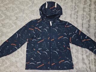 Куртка на мальчика весна-осень.