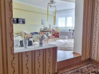 Продам 3-комнатную квартиру на Верхнем Баме с переходной лоджией