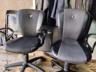 Продаю офисные кресла