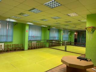 Продам фасадное помещение 246 кв.м два входа Сахарова