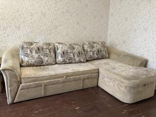 Диван, сервант