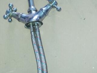 Продам б/у смеситель кухонный Italia