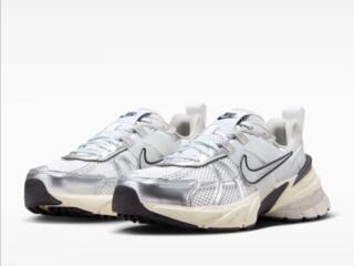 Кроссовки Nike V2K Run, размер EUR 40,5 (маломерят)