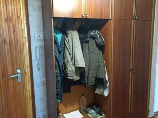 Продаётся вместительный шкаф для прихожей Кондрица