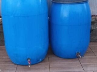 Продаю 2 полиэтиленовые бочки