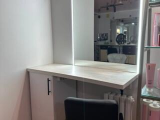 Рабочее место для мастера по реконструкции волос