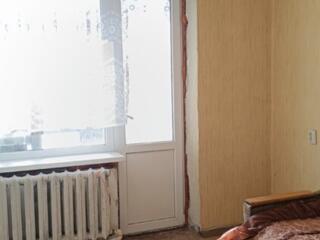 Центр комната в общежитии 13м² с балконом