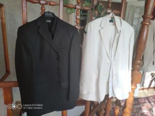 Продам костюмы фирменные. 150$ шт. 52 размер.