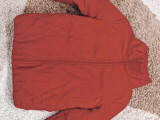 Продам куртку в хорошем состоянии. Размер S