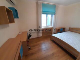 Без комісії! Оренда дворівнева 3-кімнатна квартира в центрі Києва на .