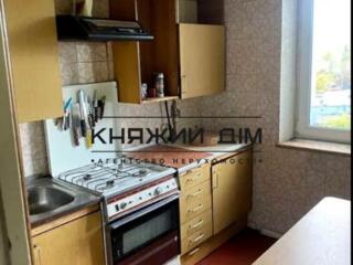 Продаж 3 кімнатної квартири з ремонтом, в Дарницькому р-н. по вулиці .