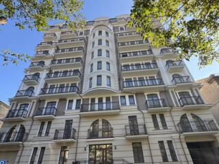 В продаже уютная, теплая двухкомнатная квартира в новом сданном доме .