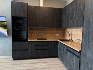 Продается просторная квартира с совершенно новым ремонтом, мебелью и .