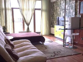 В продаже квартира с террасой в Аркадии. Просторная кухня с гостиной. 