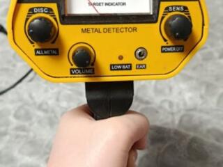 Металлоискатель в отличном состоянии
