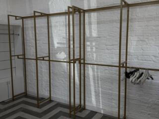 Продам стеллажи для вещей, примерочную, в отличном состоянии