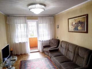 3-комн. кв-ра Адмиральский пр-т / 1 ст. Люстдорфской дороги / 1-й ЭТАЖ