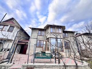 Gratiești, casă nouă în 2 nivele. Posibilitate de trai pentru 2 familii