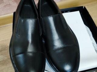 Продам мужские туфли новые