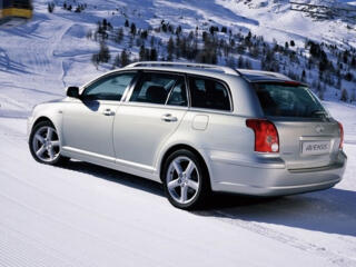 Разбираю avensis T25 2007год