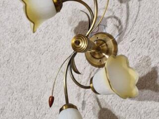 Продам люстру б/у в идеальном состоянии. На 4 лампочки