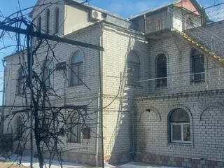 Продам большой дом на пос. Шевченко