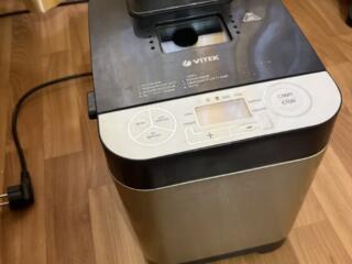 Хлебопечка Vitek VT-1999 — отличное состояние. 800 руб.