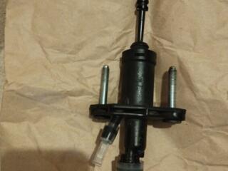 Продам главный цилиндр сцепления на Опель Зафира С тоурер