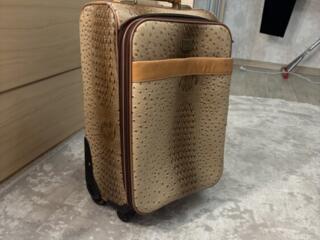 Продам новый чемодан ручная кладь и старый б/у