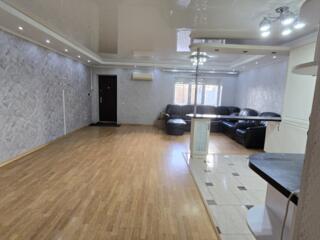 3-х комнатная квартира, 118м², Центр, Дурлешть