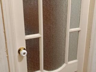 Продам двери из массива дерева б/у