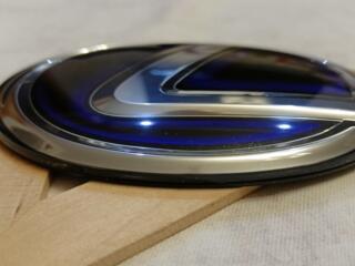 Эмблема на Лексус (гибрид)