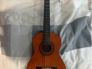 Продаю гитару Valencia CG160 1/2