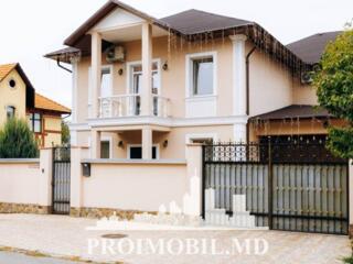Vă propunem spre vânzare această casă cu 4 camere și living,sect. ...