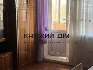Продаж 2 кімнатна квартира в Святошинському районі, вул. Миколи ...