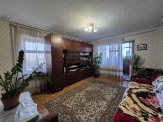 В продаже большая 4-х комнатная квартира в центре Киевского района. ..