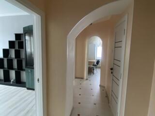 ПРОДАЕТСЯ 2-КОМНАТНАЯ, ЦЕНТР