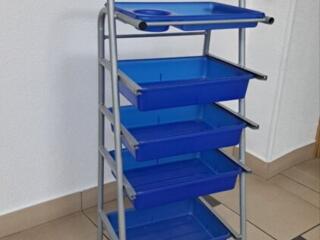 Тележка с выдвижными полками