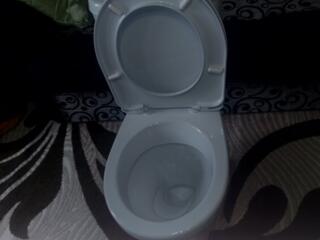 Продаётся унитаз Сантек новый в отличном состоянии