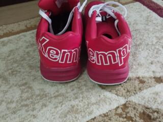 Продам кроссовки