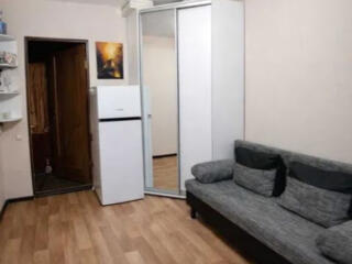 Продам комнату в коммуне 12.2 кв. м., 1/5, ул. Черноморского Казачества