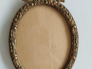 Антикварная, старинная фото рамка в овале. Приехала из Германии.