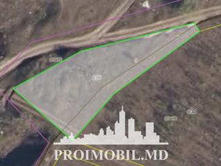 Spre vânzare se oferă teren pentru construcții, situat în r. ...