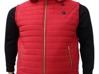 Vestă roșie de dimensiuni mari.