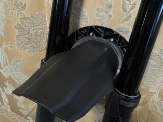 Крыло на вилку Fox 36-38 - 2021-2025 год