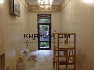 Предлагается в аренду коммерческое помещение фасадная часть, по ул. ..