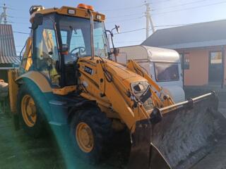 Трактор JCB