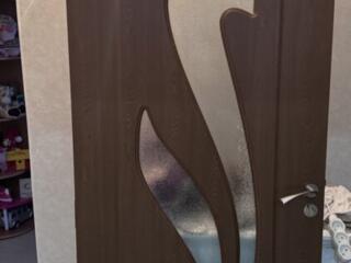 Продам две двери